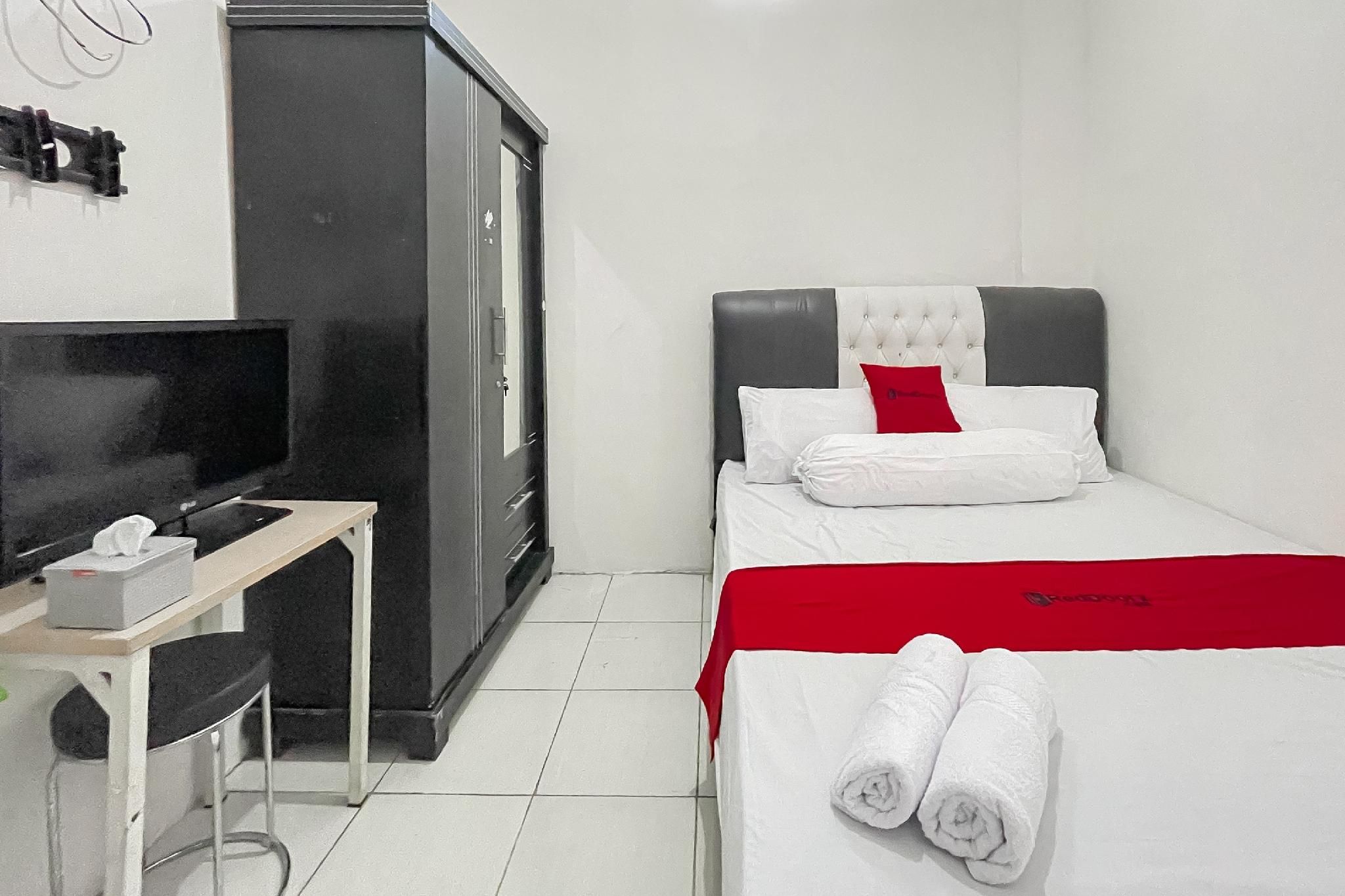 RedDoorz Room