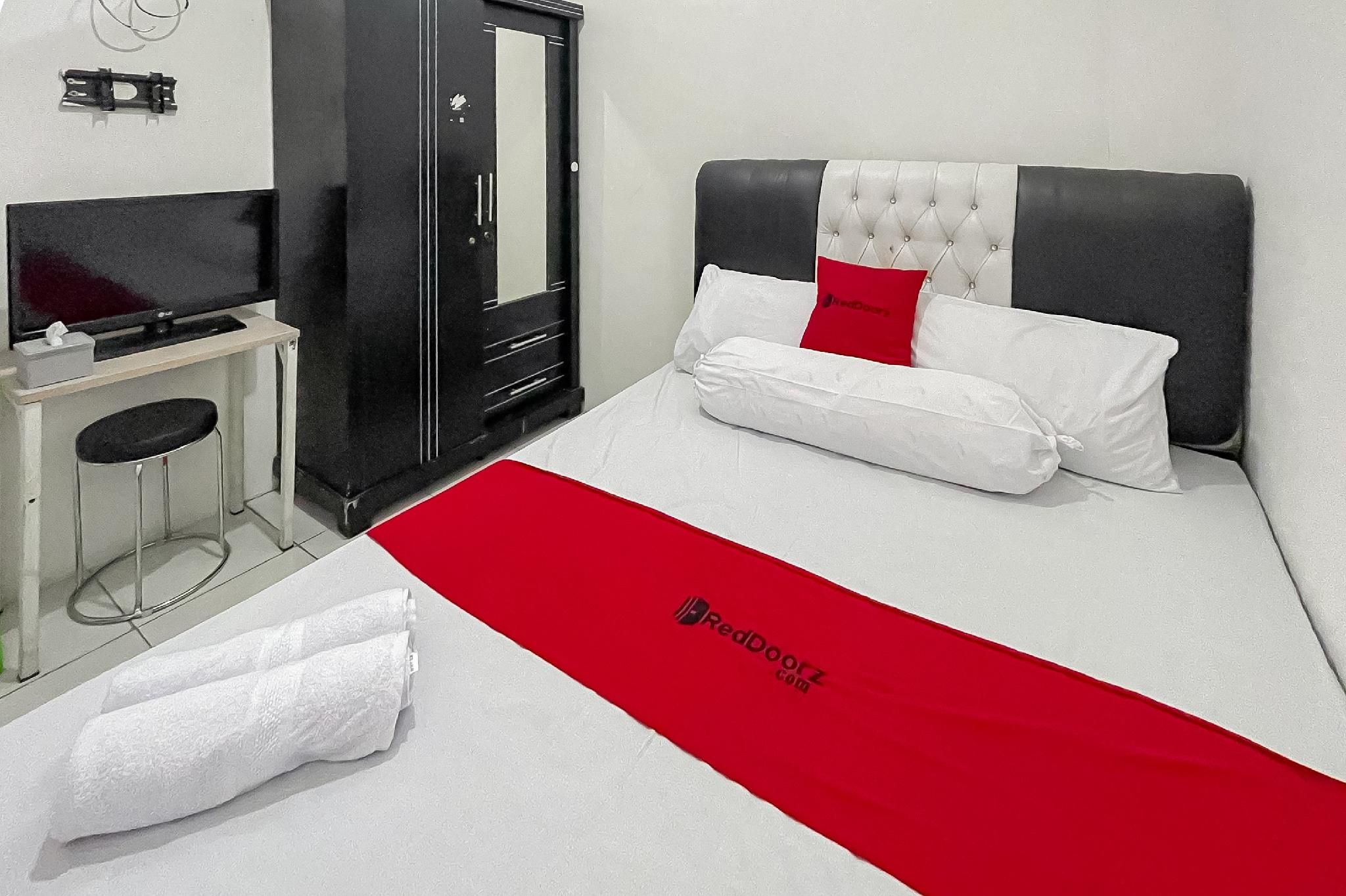 RedDoorz Room