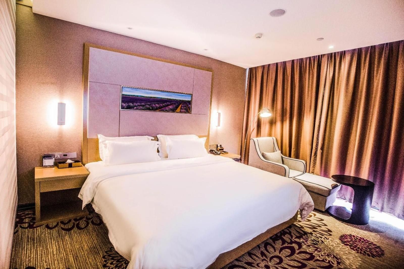 Deluxe King size bed Room