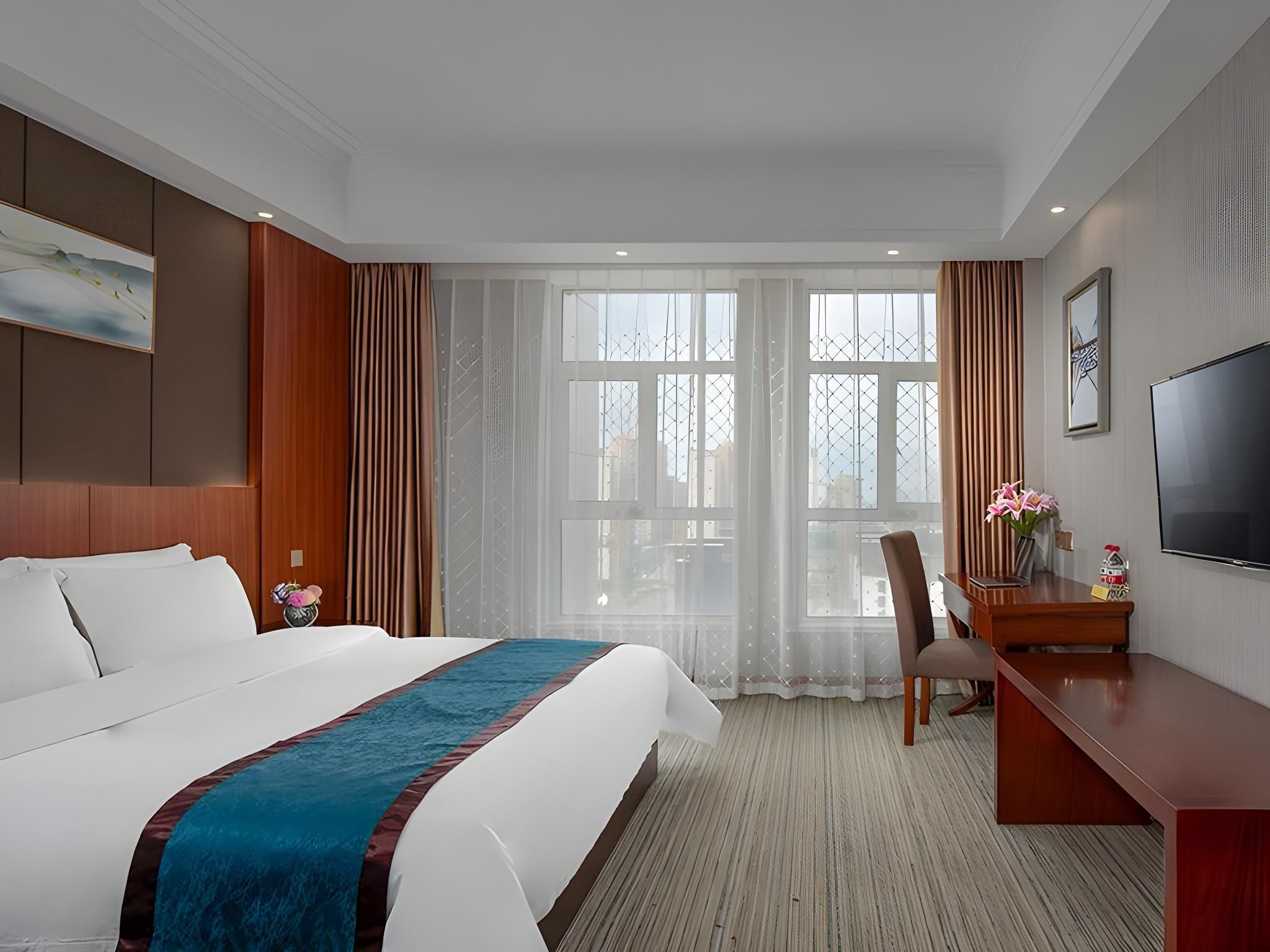 Vienna - Functional Chess Suite Room