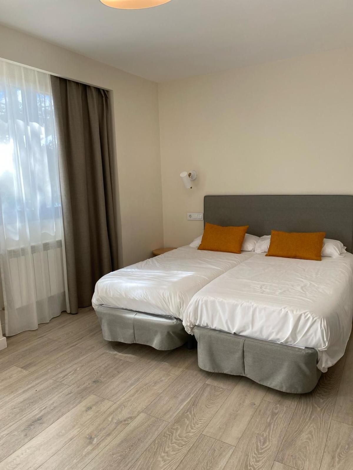 Standard Twin Room with Balcony