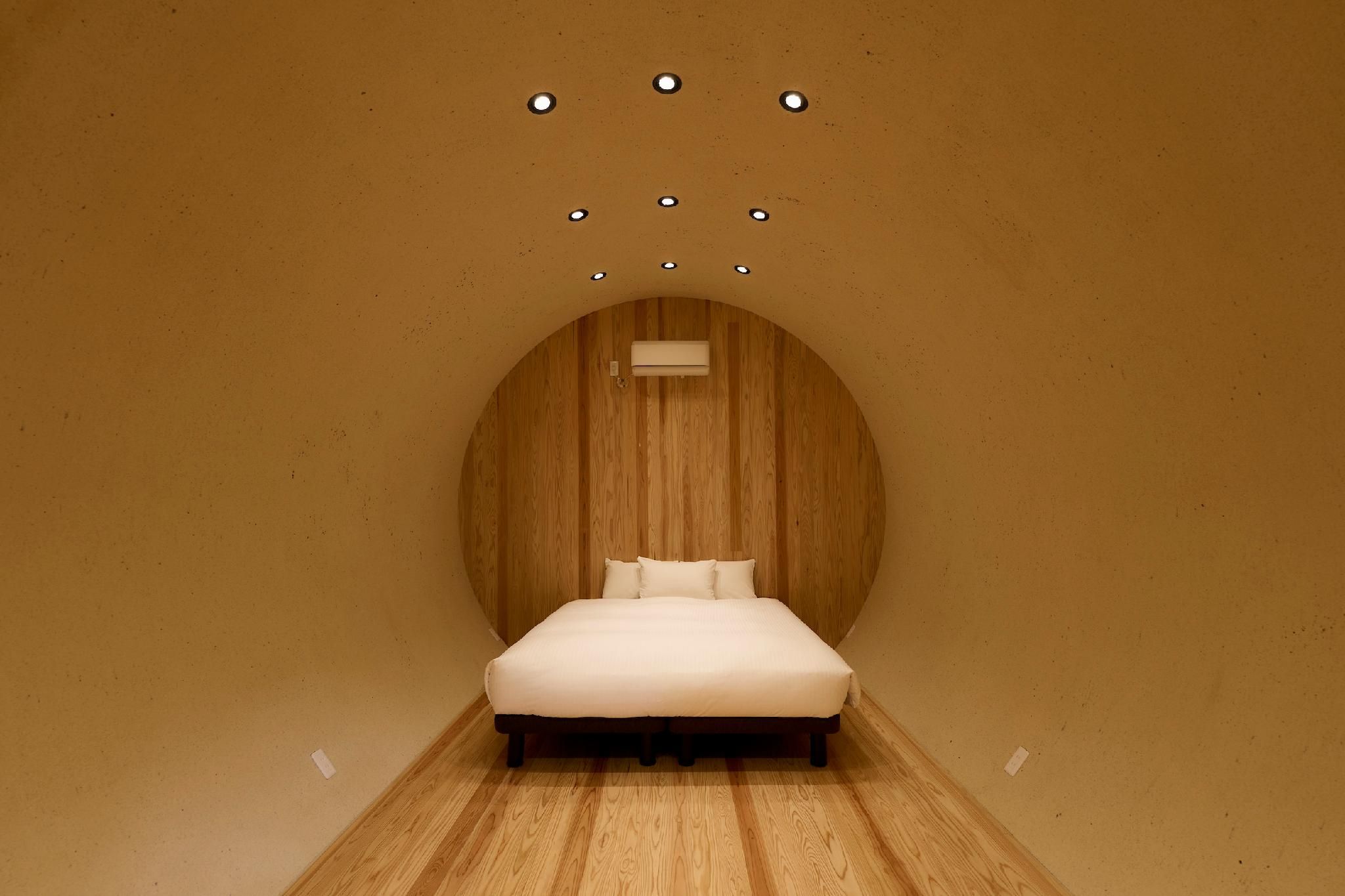 Queen Bedroom