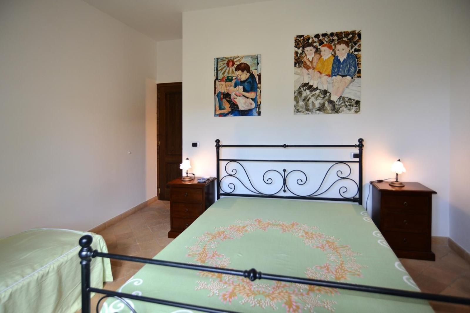 Deluxe Double Room (2 Adults + 1 Child)