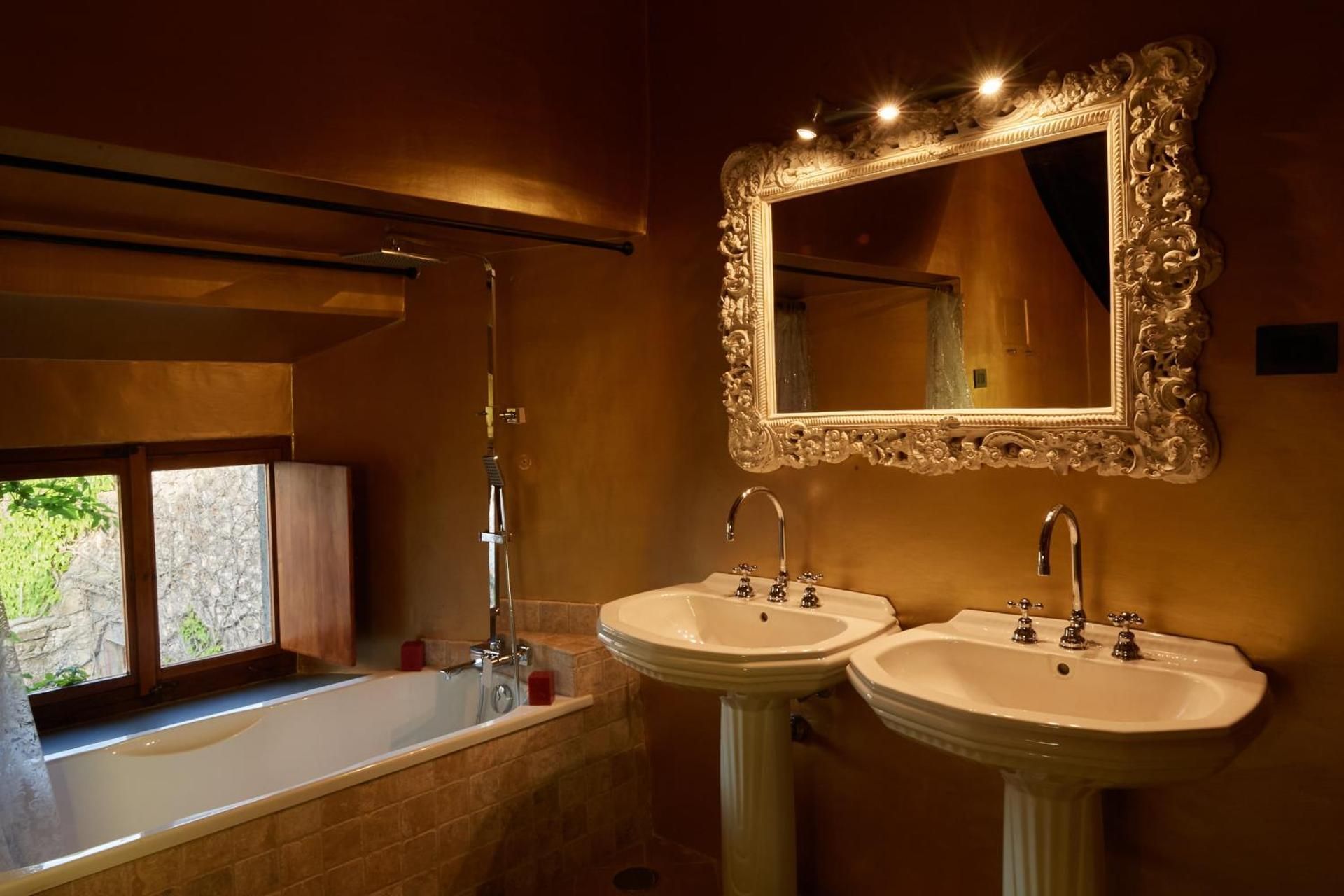 Deluxe Double Room with Bath