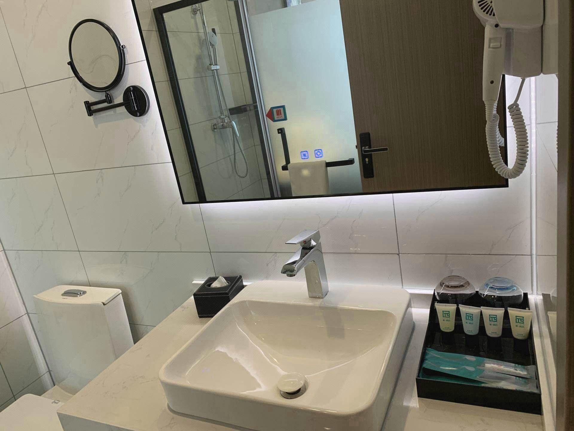 Select Suite