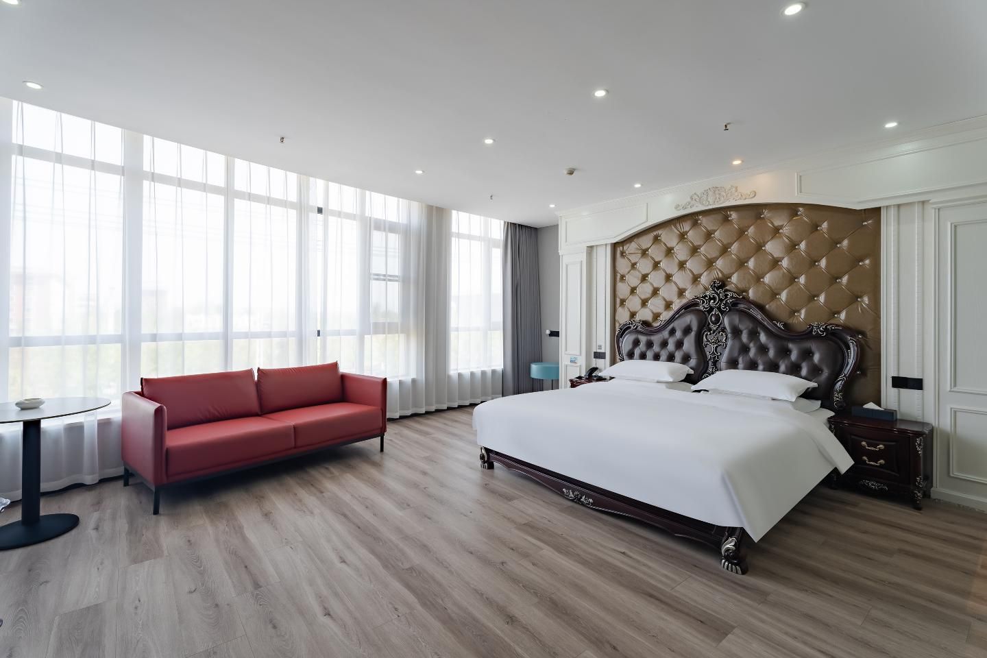 Dossen - Executive Suite