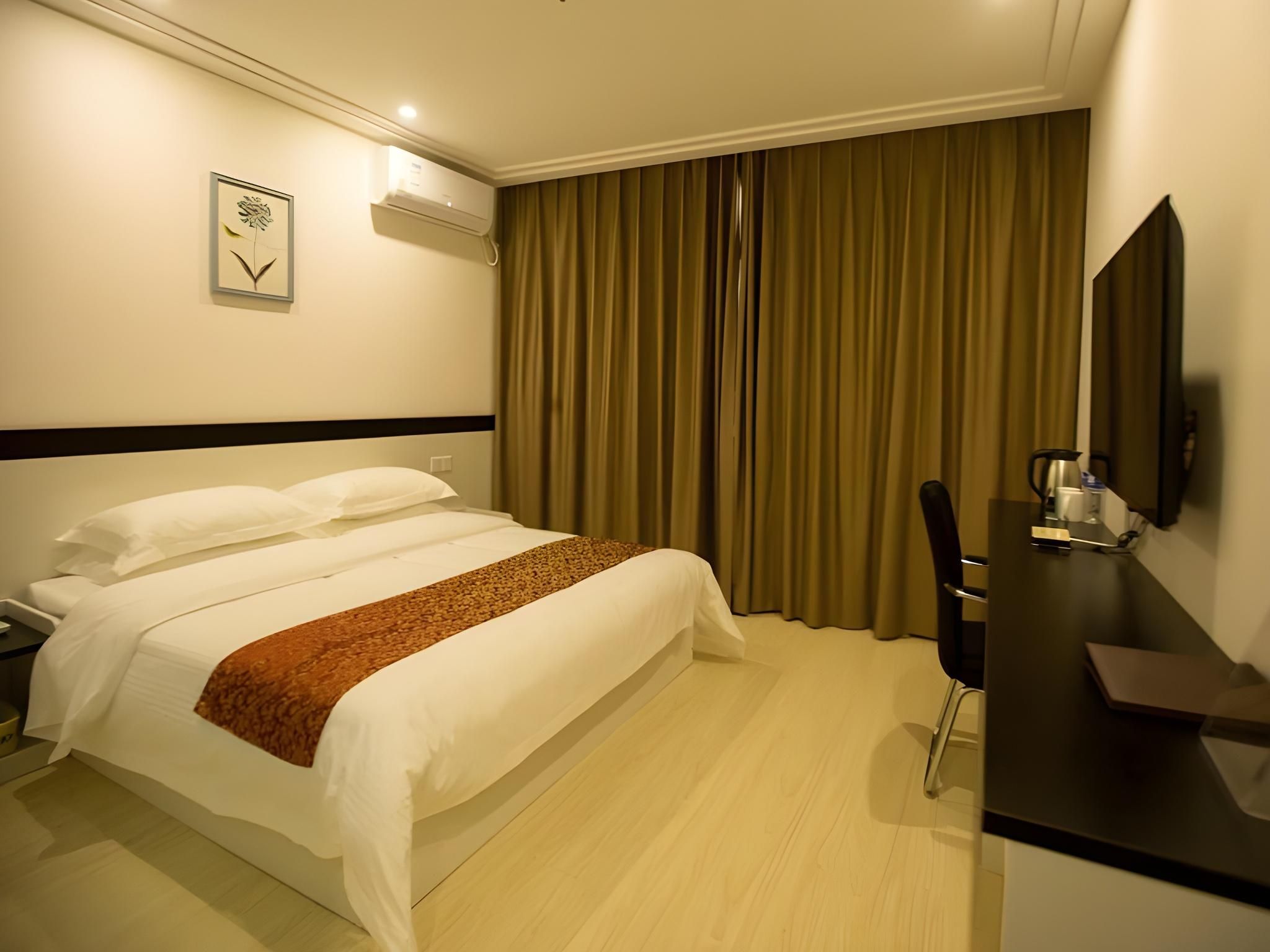 Business Queen Room