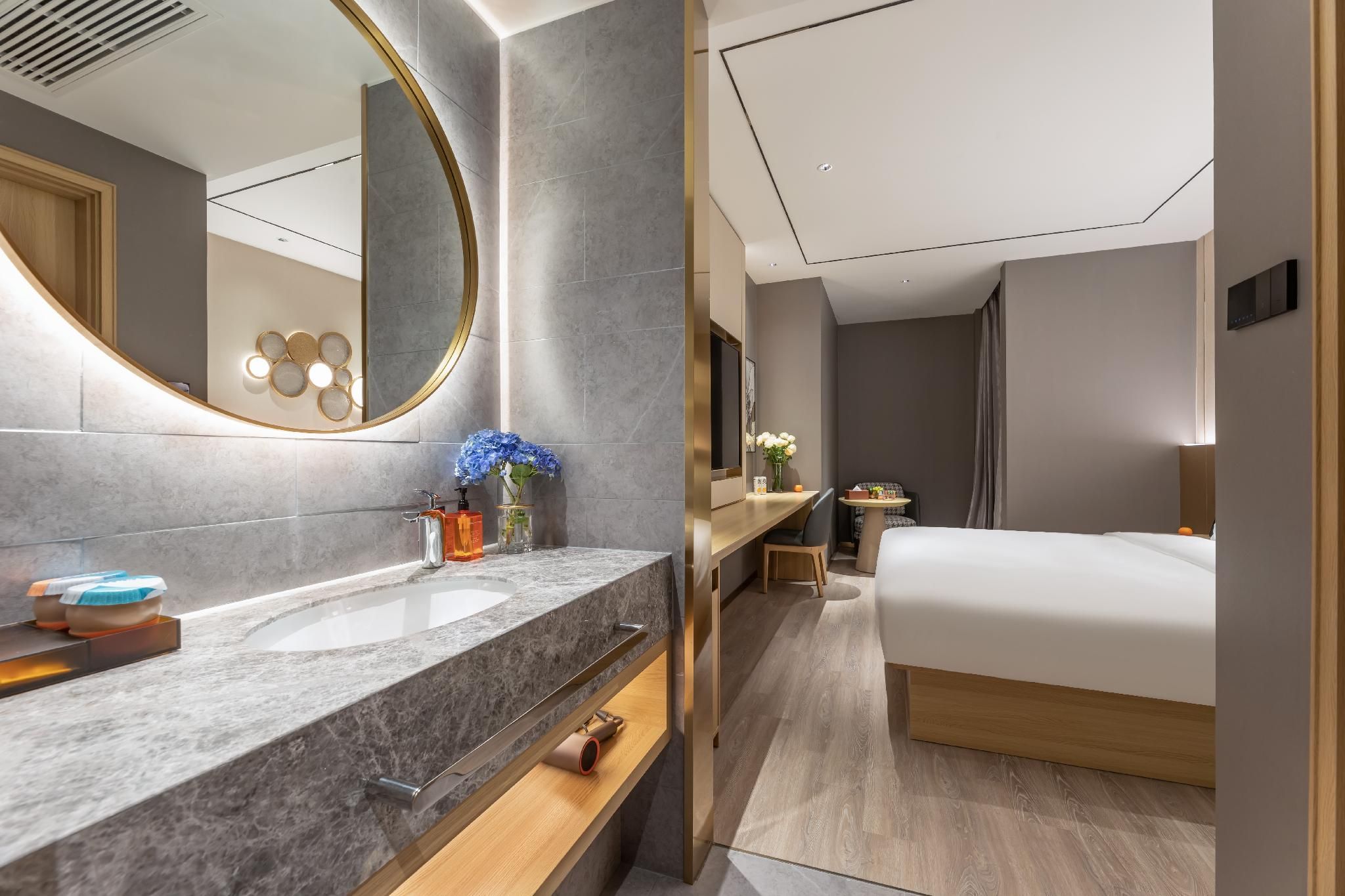 Huazhu - Yueruo Liujin Bed Room
