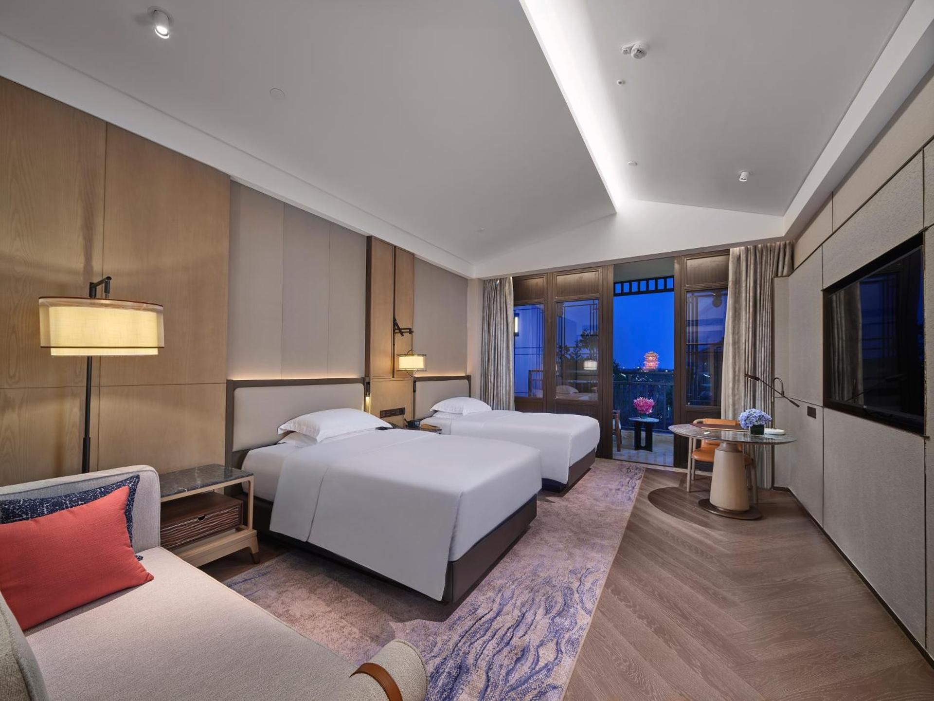 Twin Deluxe Room With Garden View And Balcony