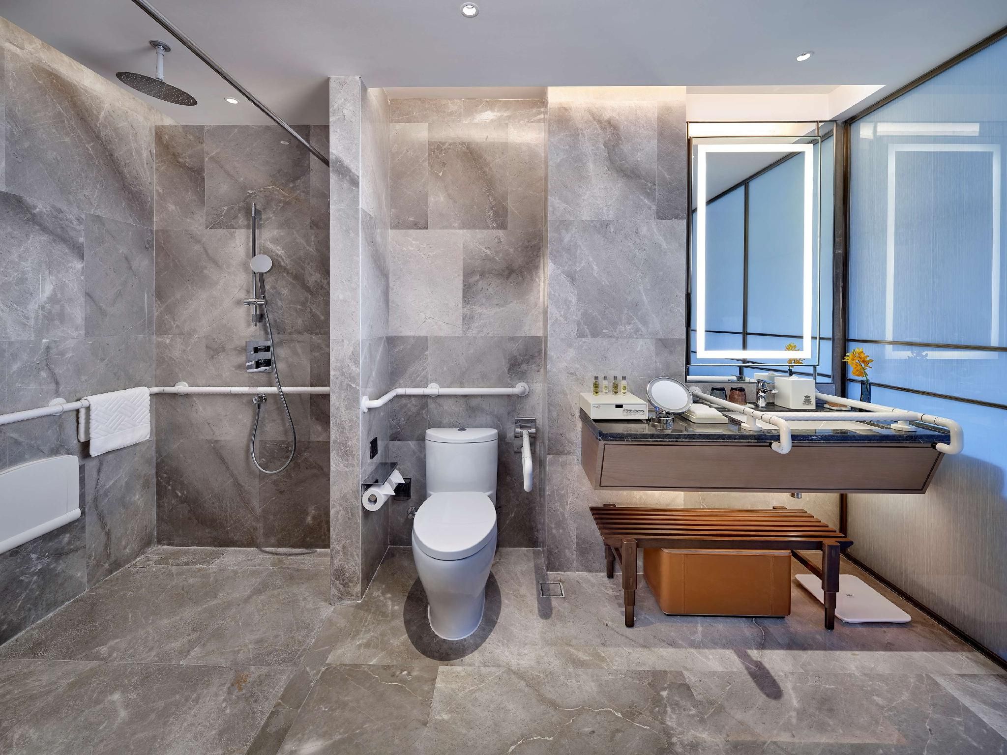 King Accessible Room