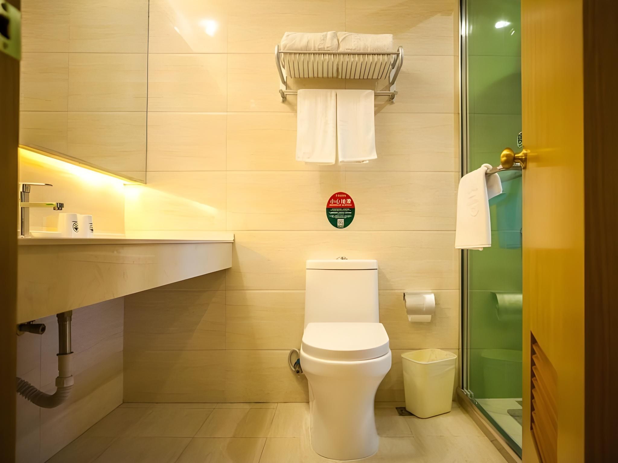 Business Queen Room