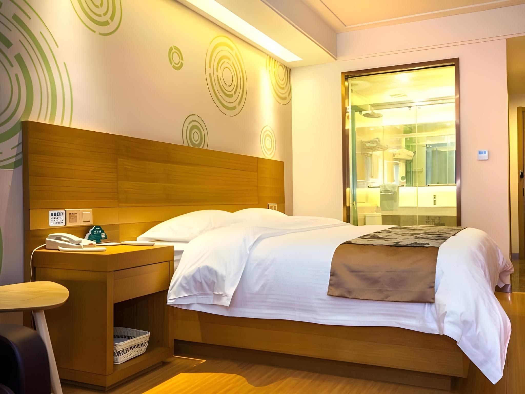 Business Queen Room