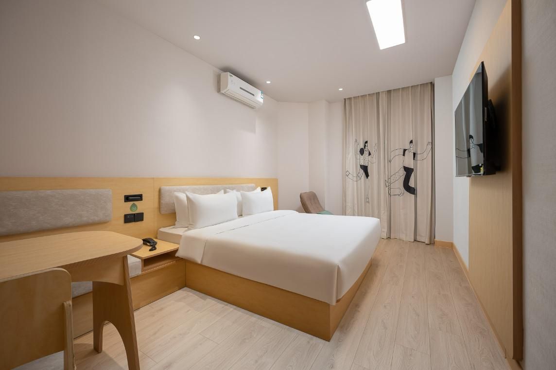 Huazhu - Superior BedRoom