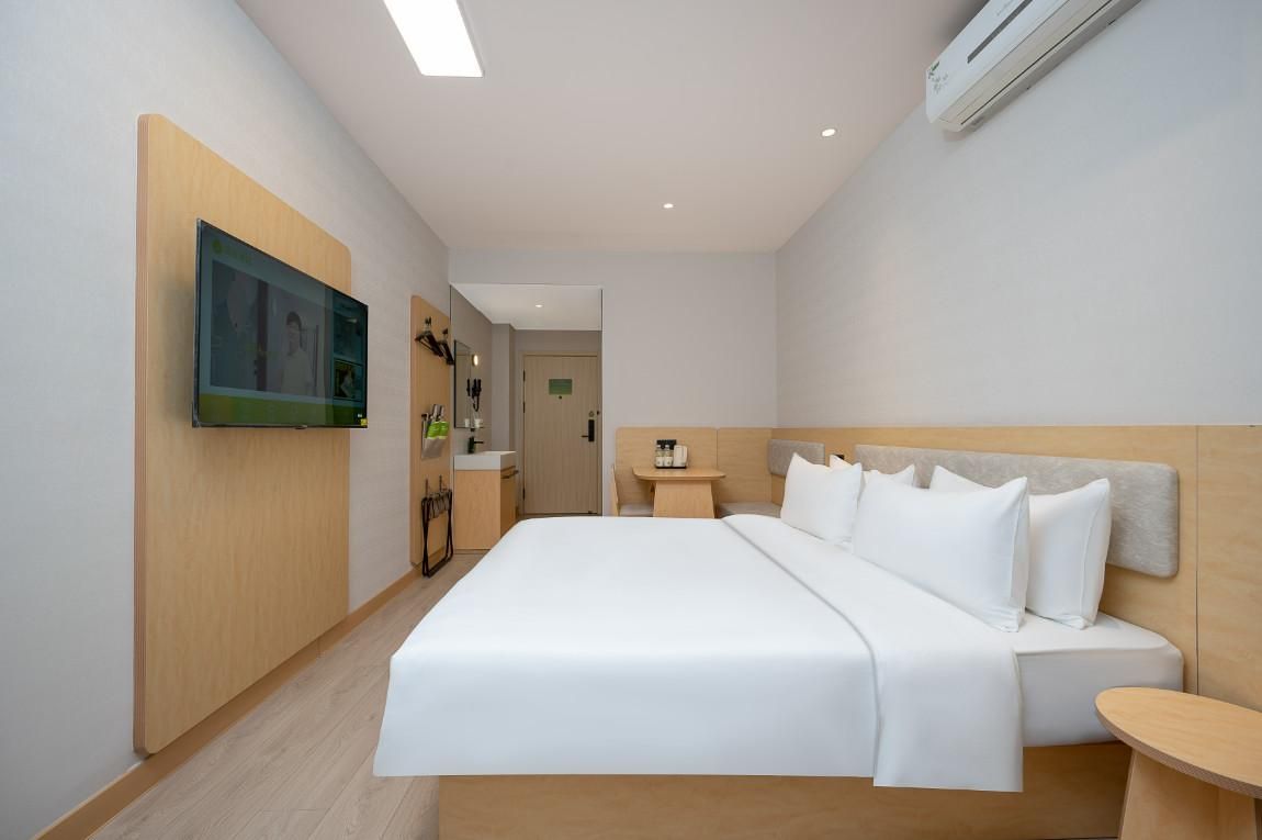Huazhu - Superior BedRoom