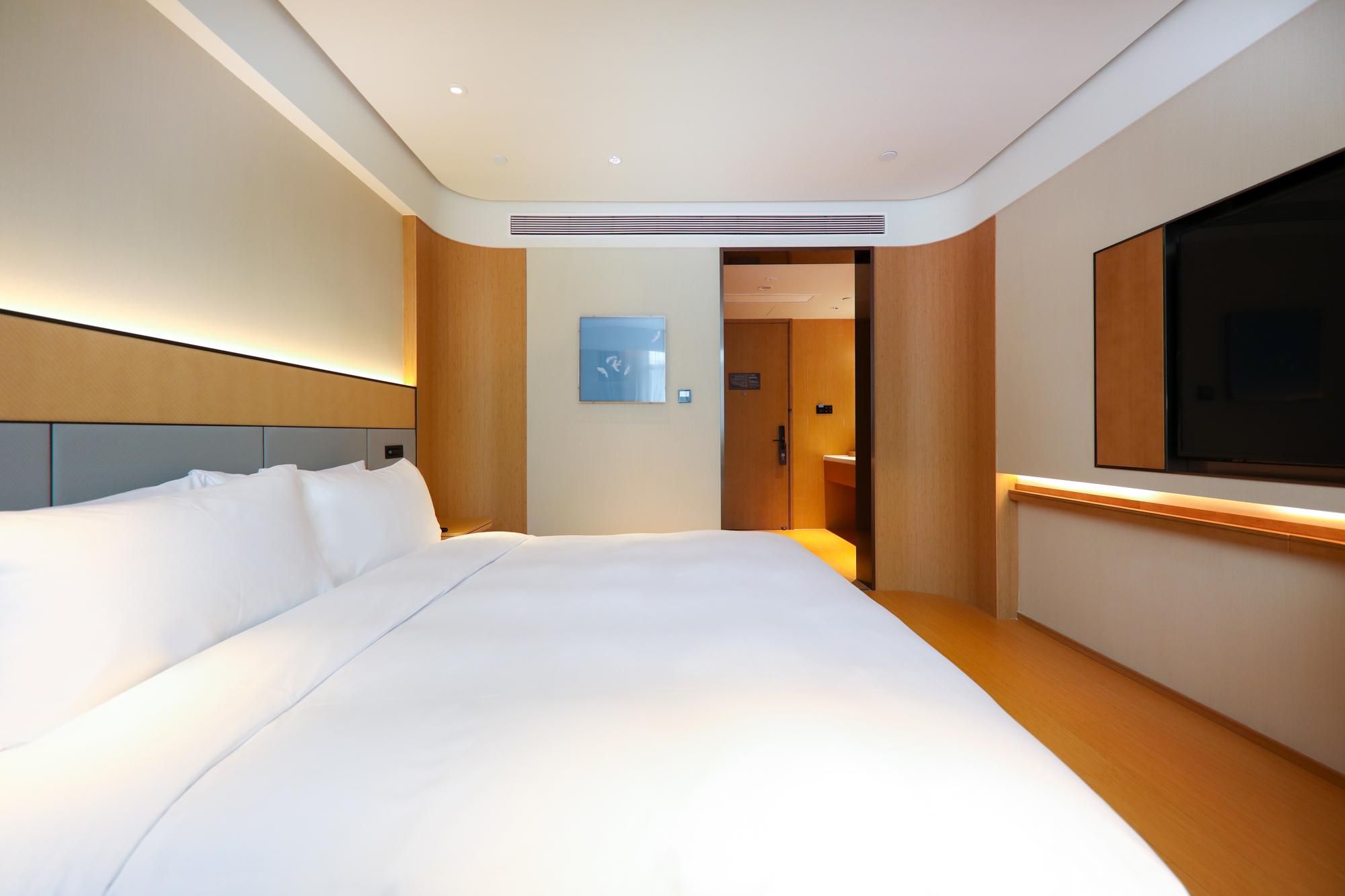 Huazhu - Superior BedRoom