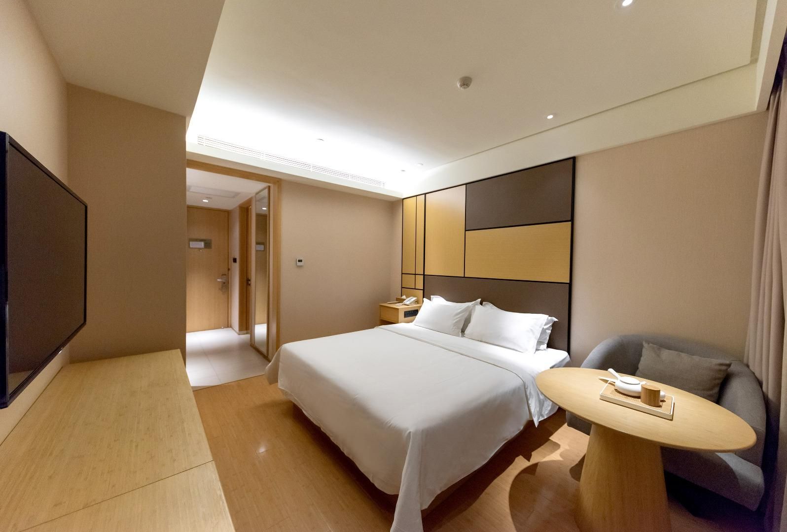 Huazhu - Room With Bed