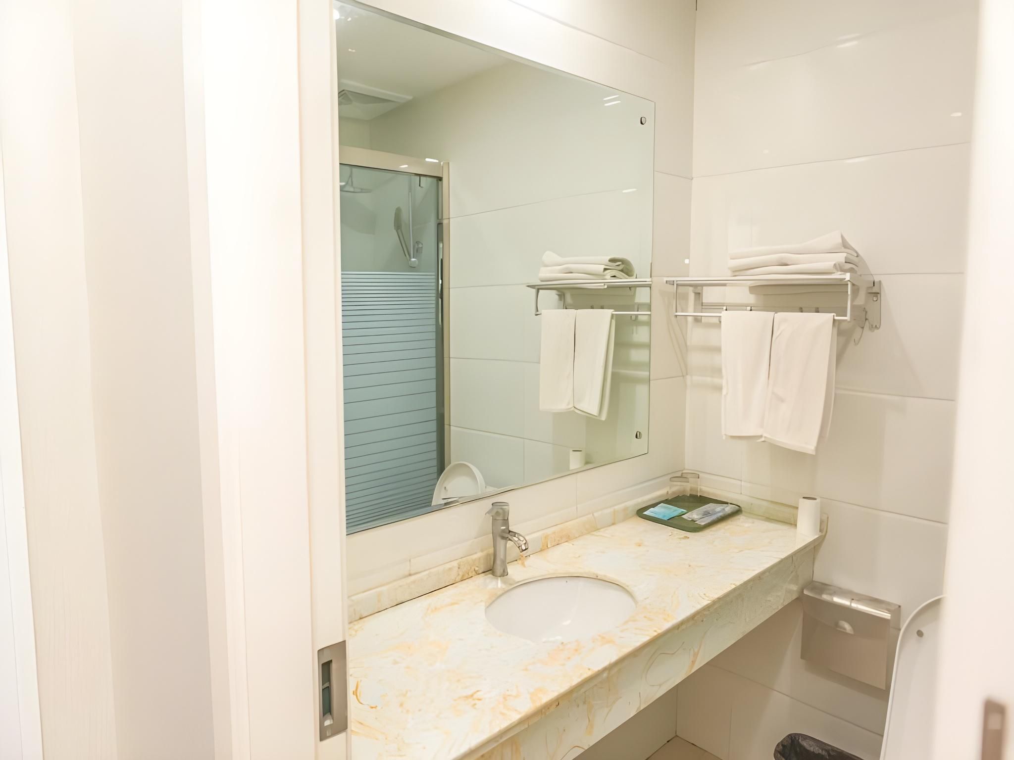 Twin Bedroom