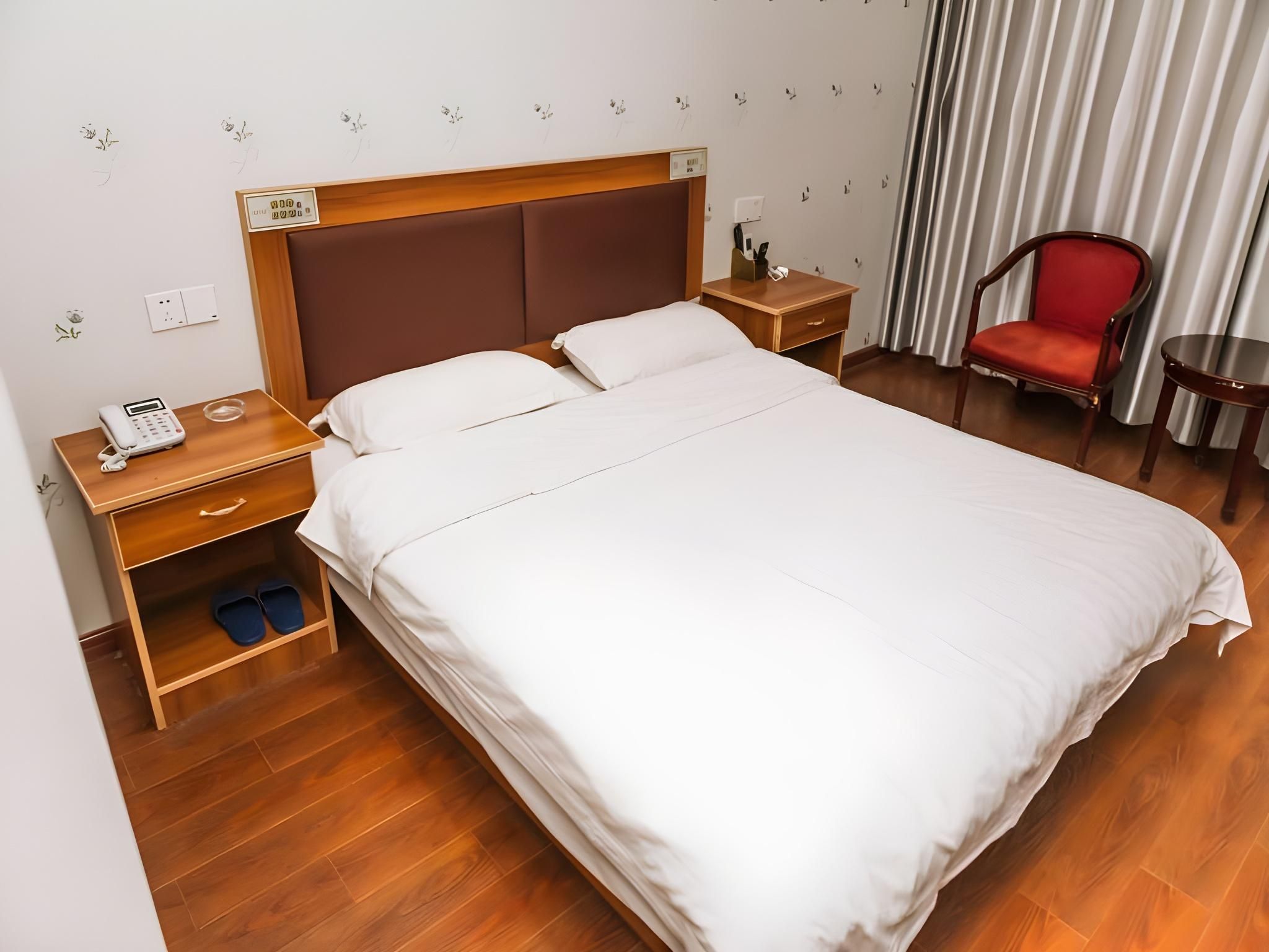 Queen Bed