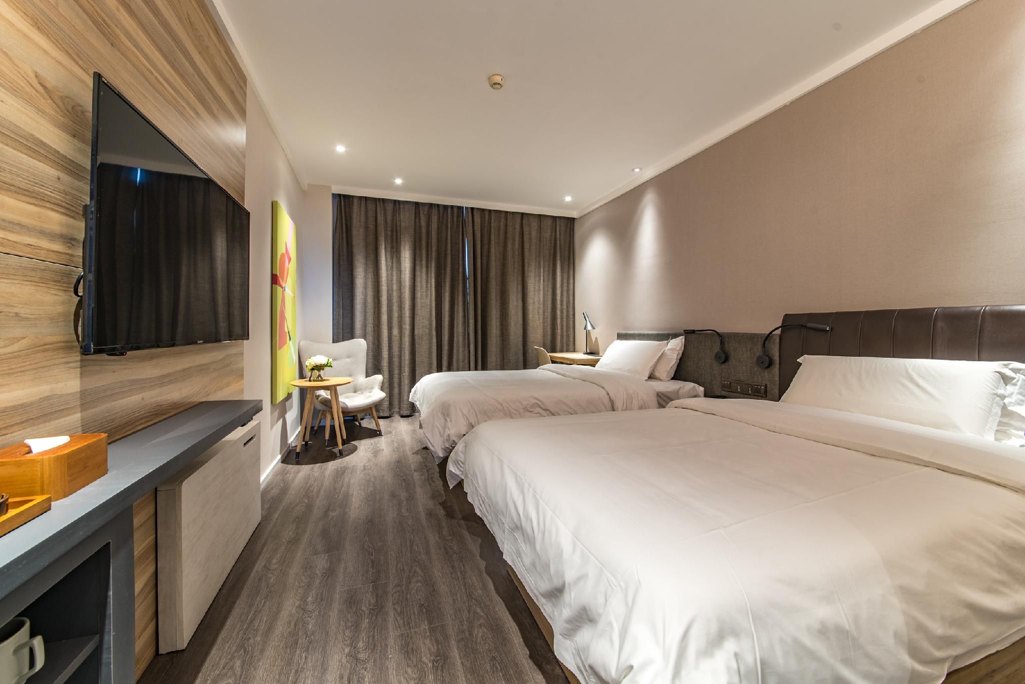 Huazhu - Superior Twin