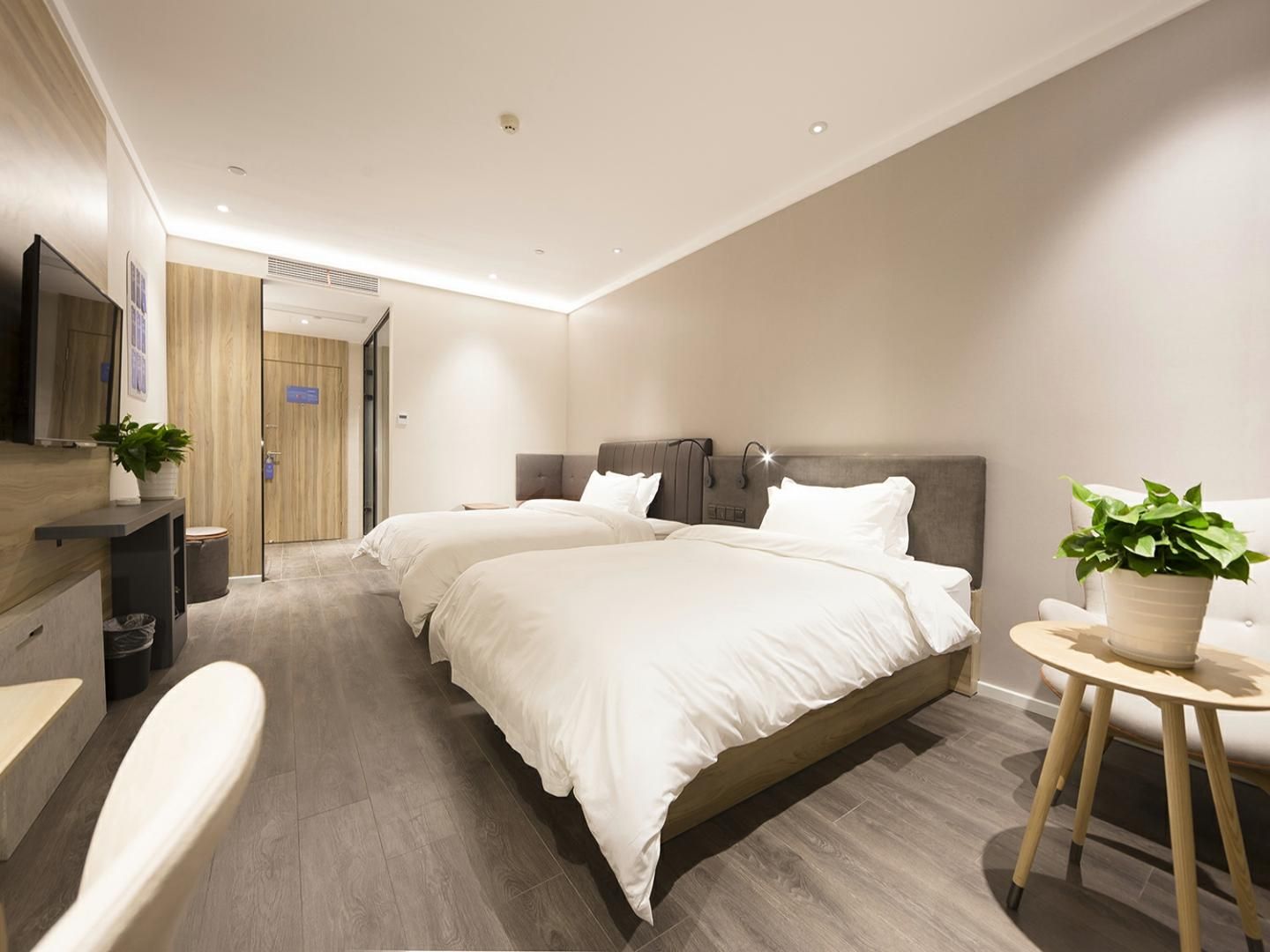 Huazhu - Superior Twin