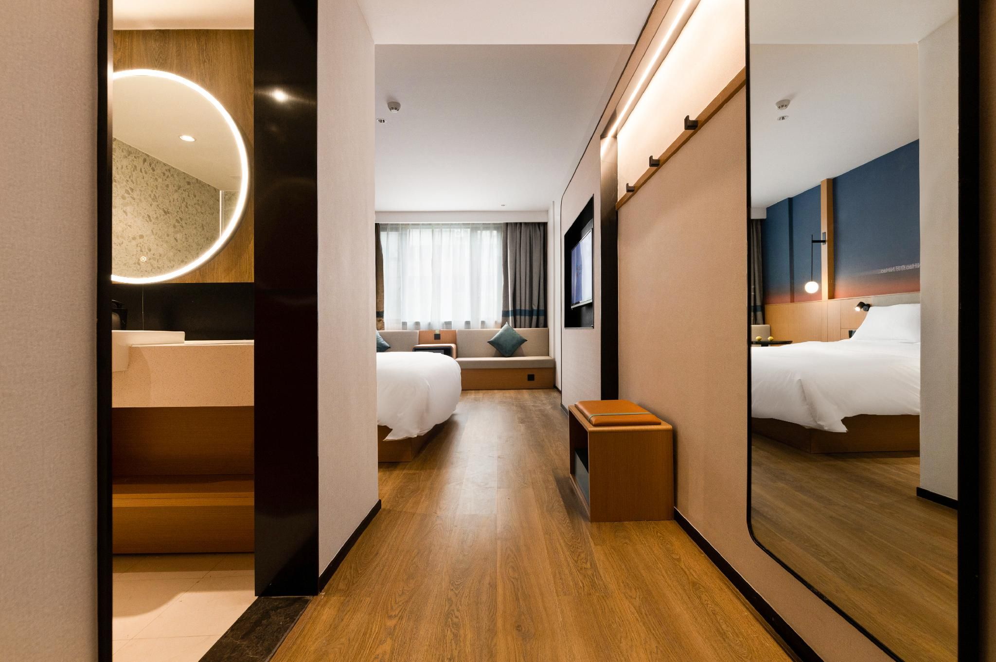 Huazhu - Deluxe Bed Room