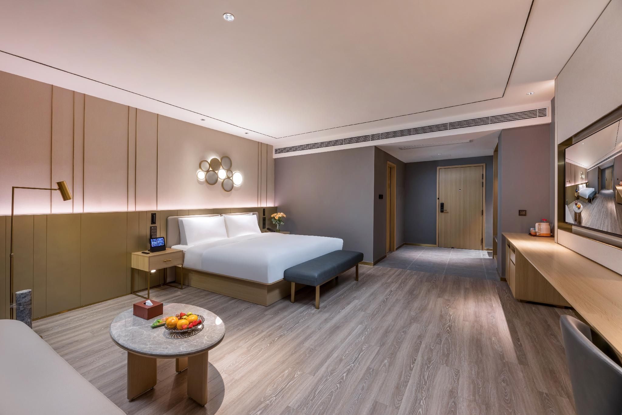 Business Queen Bed Room