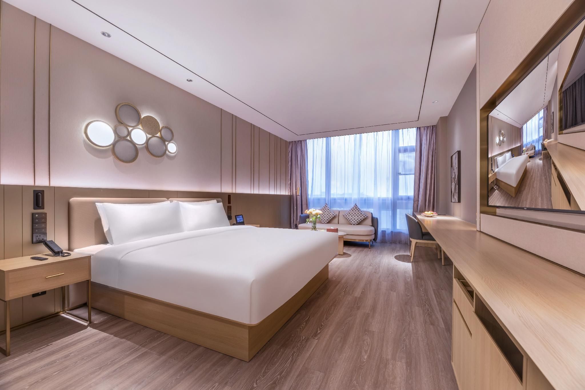 Queen Superior Room