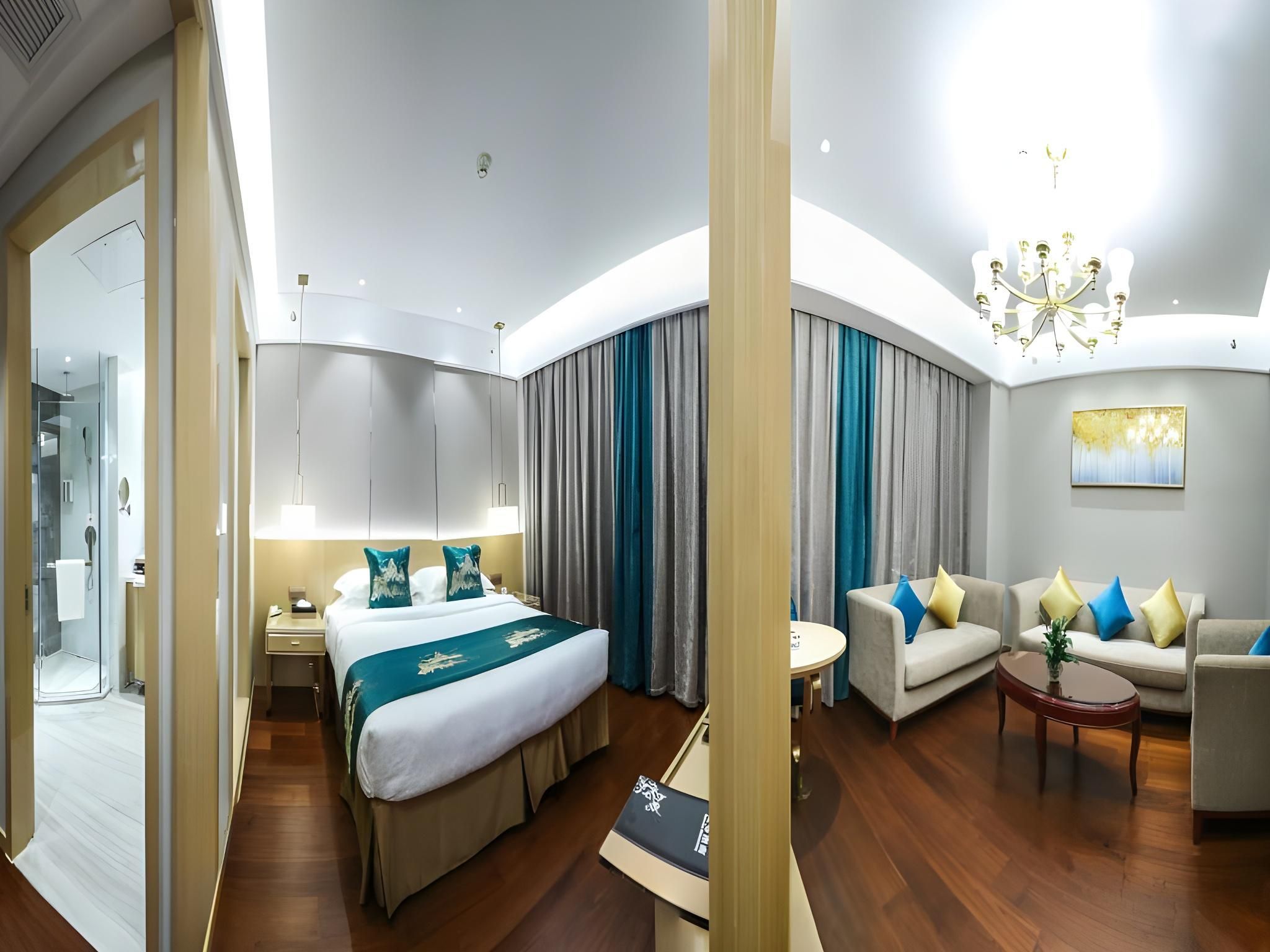 Deluxe Suite