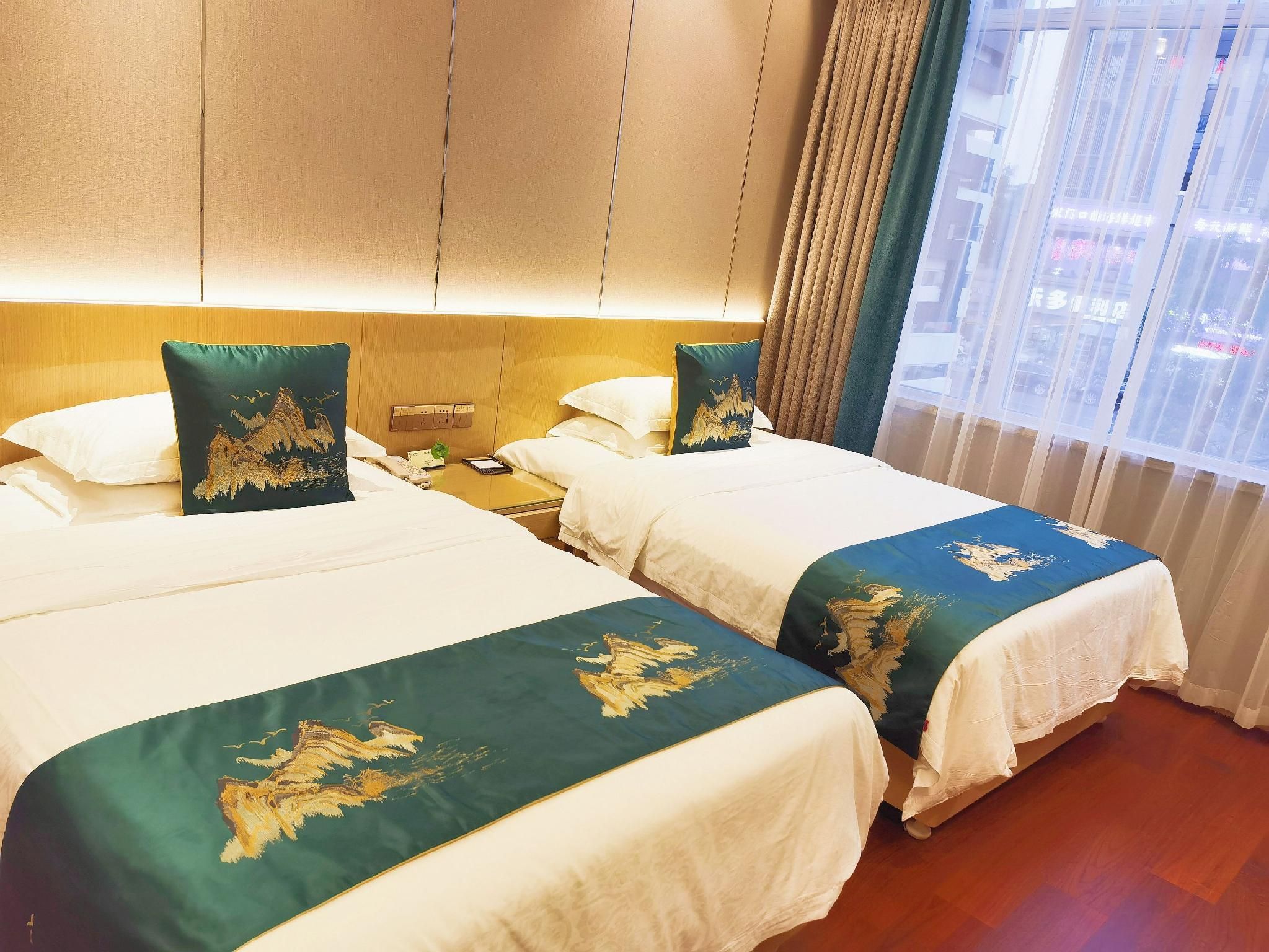 Twin Business Room