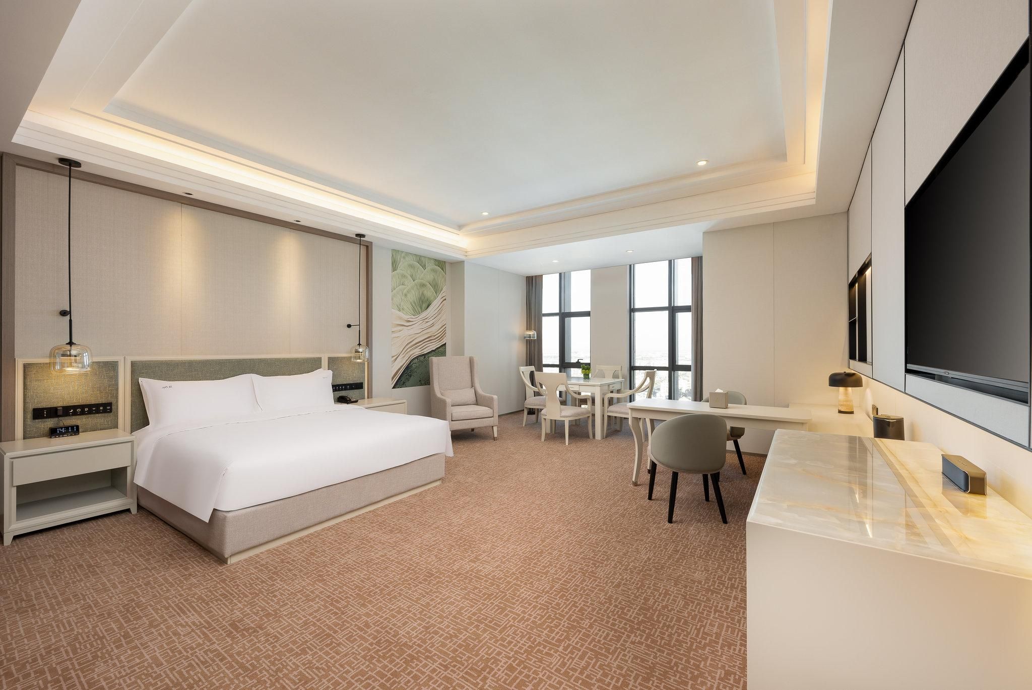 1 King Suite