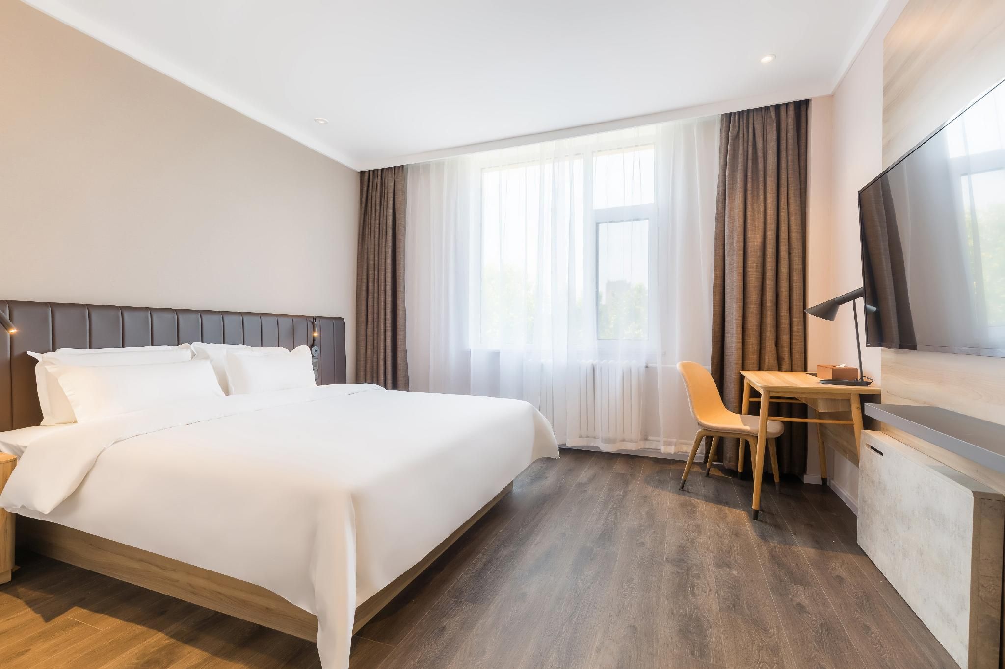 Business Queen Bed Room