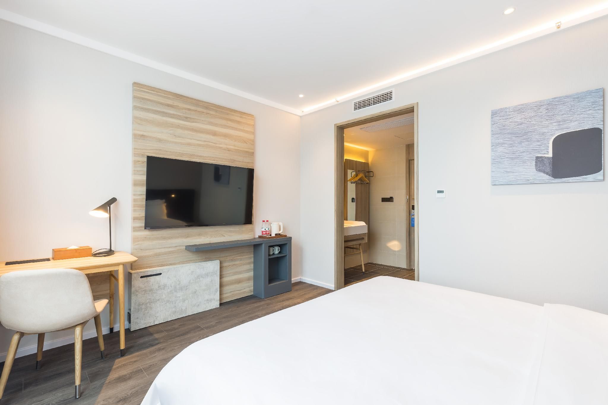 Business Queen Bed Room