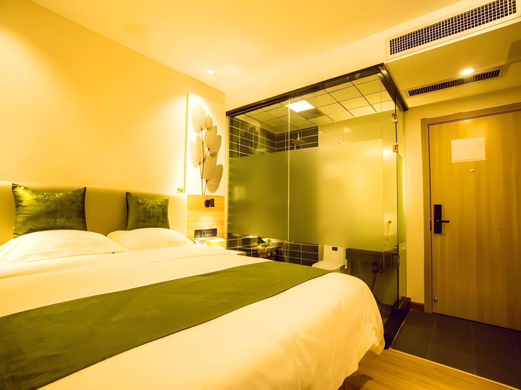 Business Queen Room