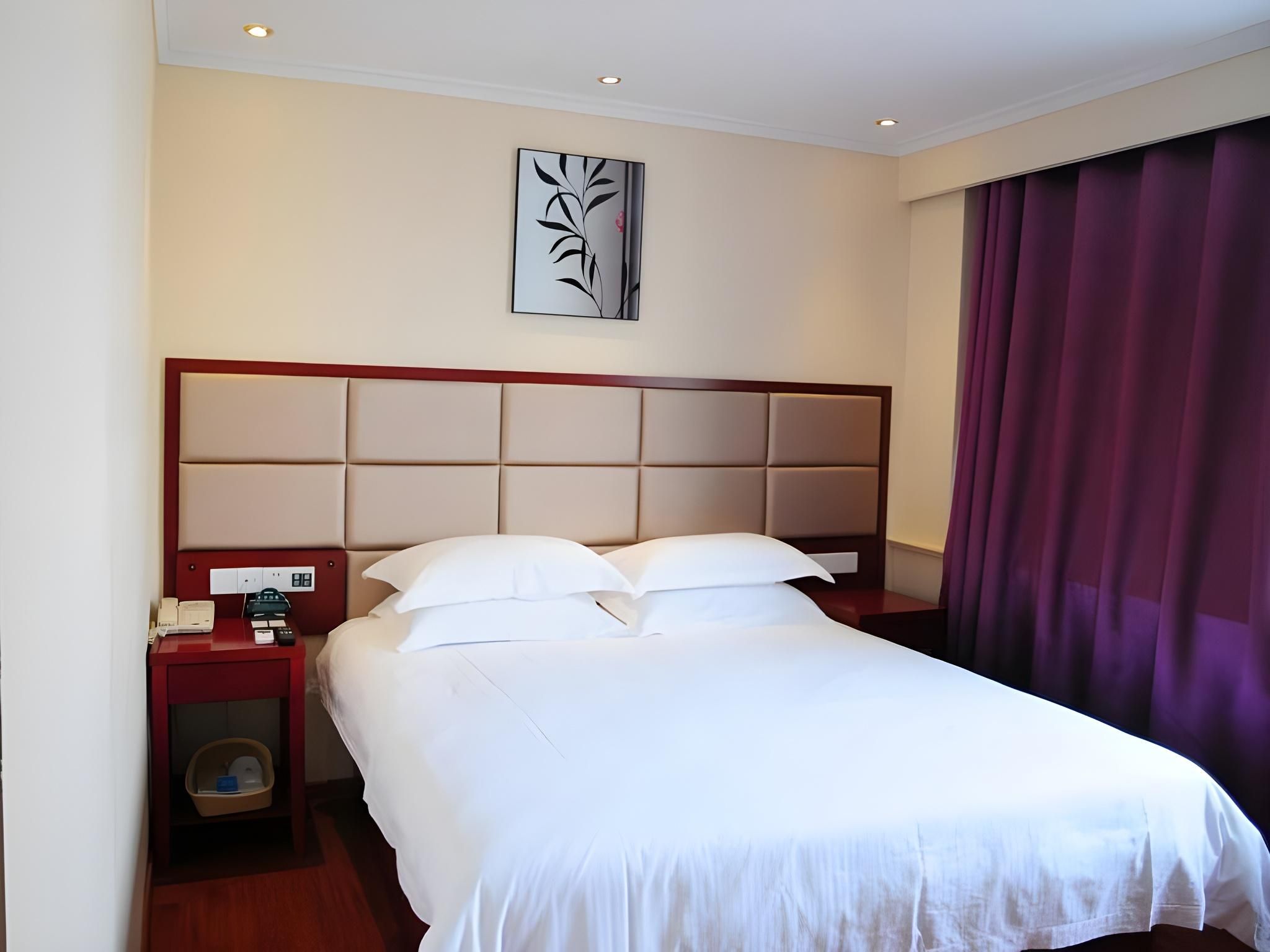 GTR - Guest Room with One 1.8M Bed