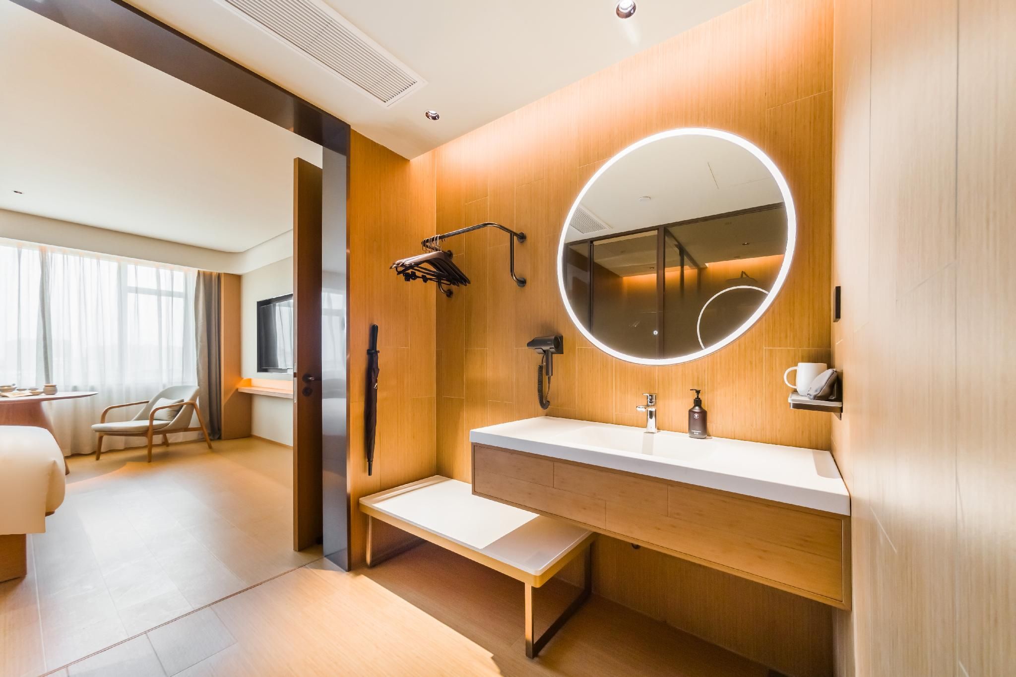 Huazhu - Superior BedRoom