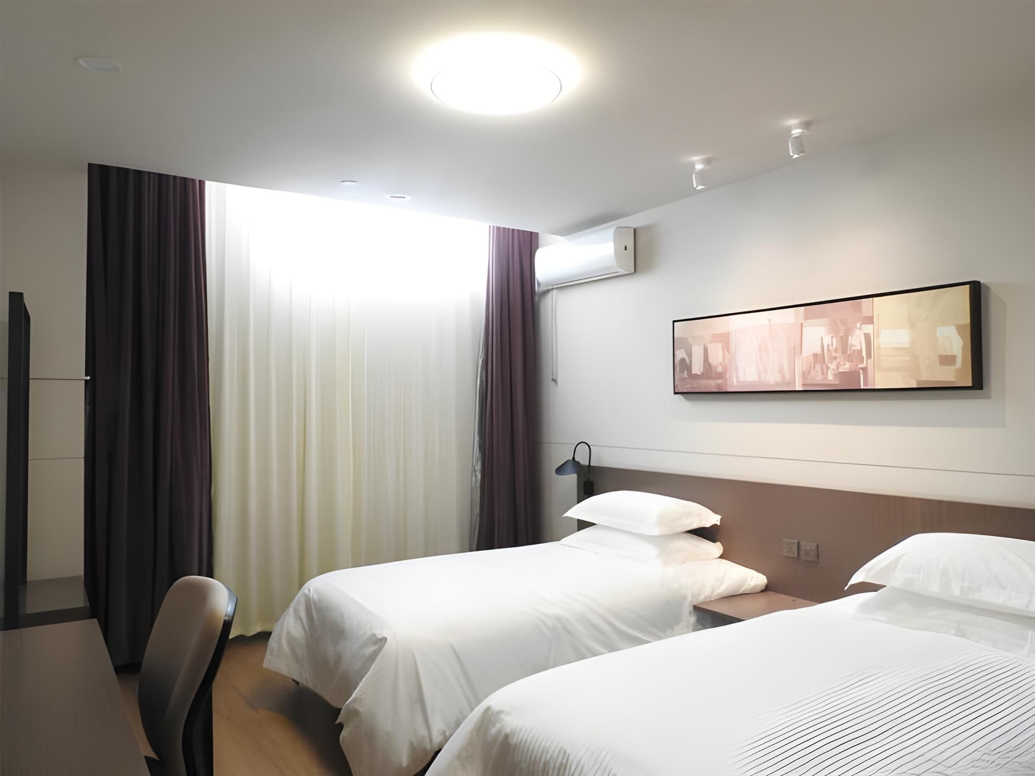 Business Standard Room B