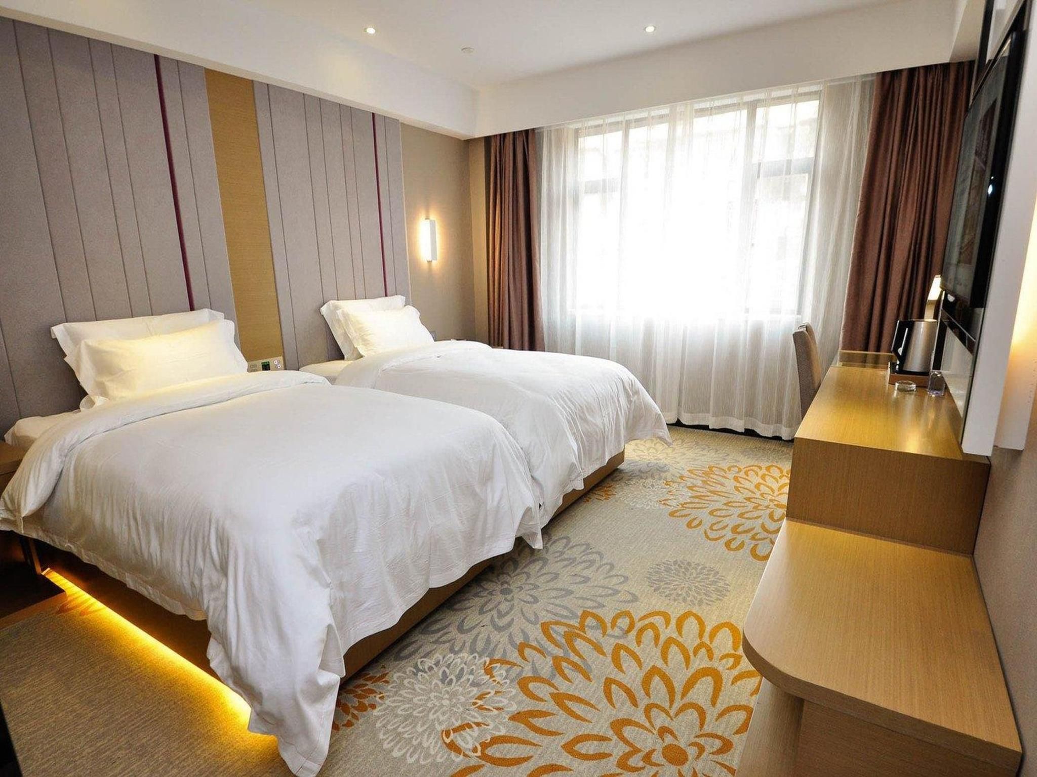 Twin Deluxe Room