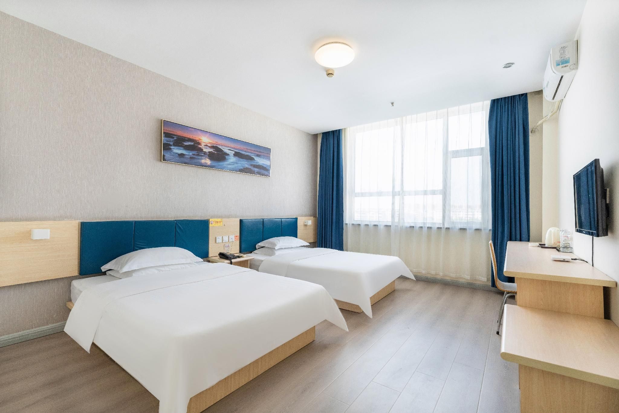 WH - Light Select Twin Room