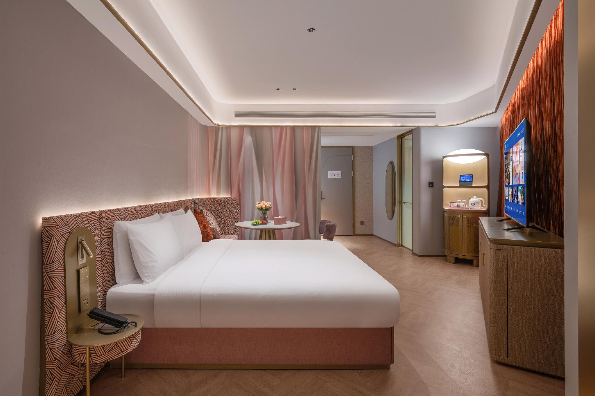 Huazhu - Xinxiang Deluxe Bed Room