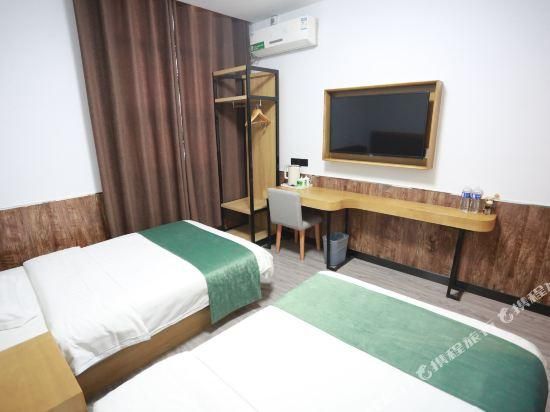 2 Bed Twin Superior Room