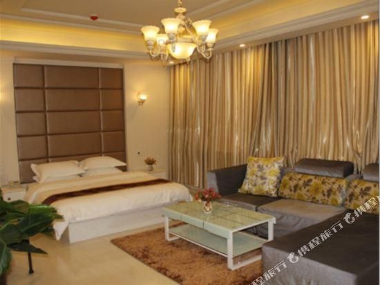 Business Queen Room