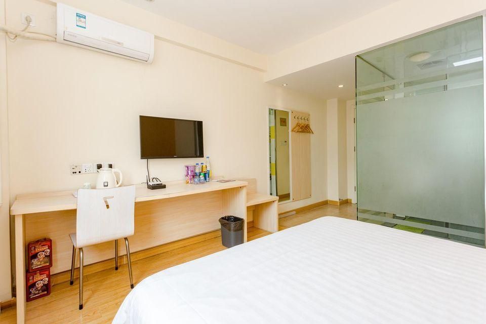 WH - Traditional Bed Room