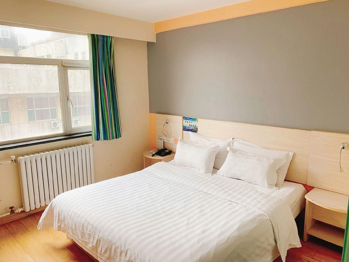 Business Queen Room