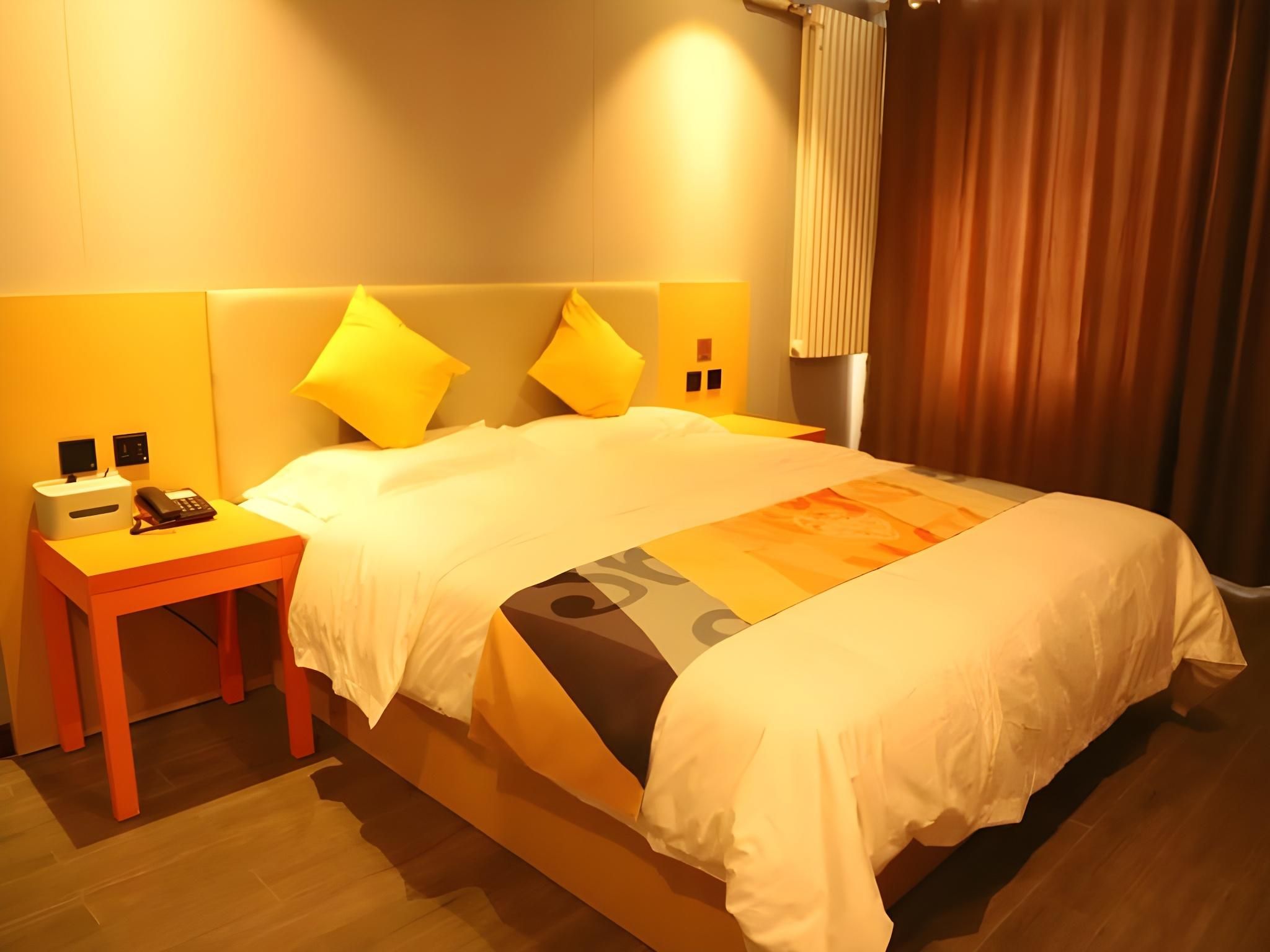 Business Queen Room