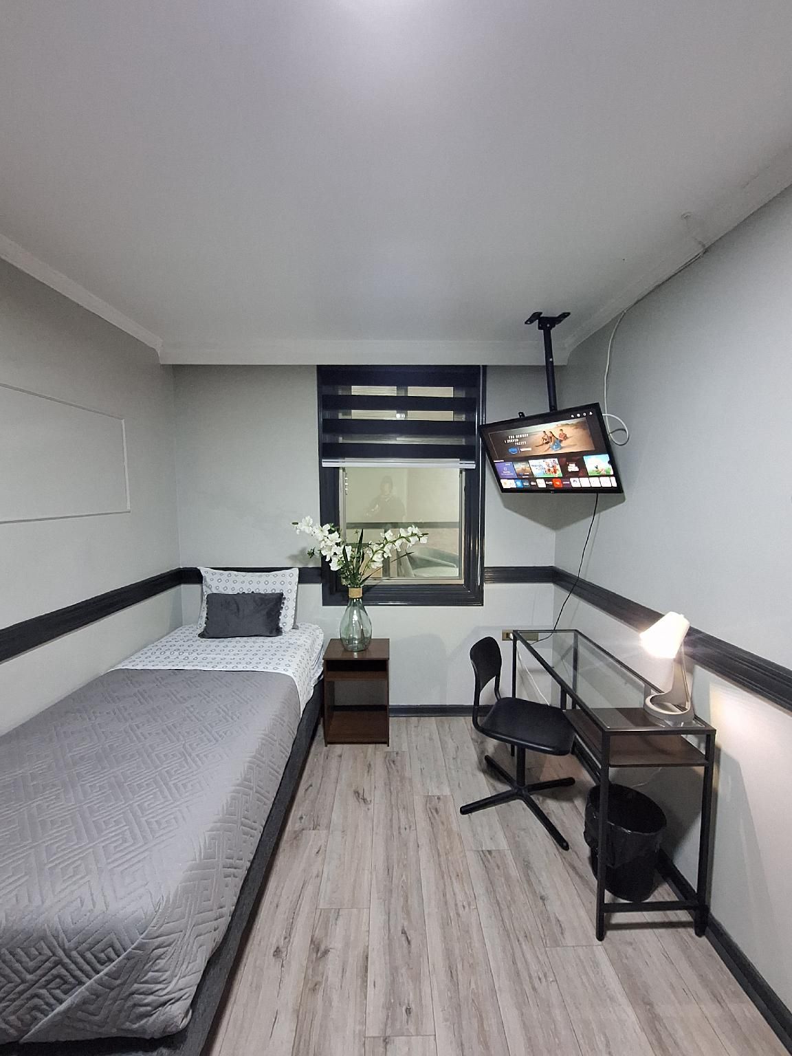 Single - Private Bathroom