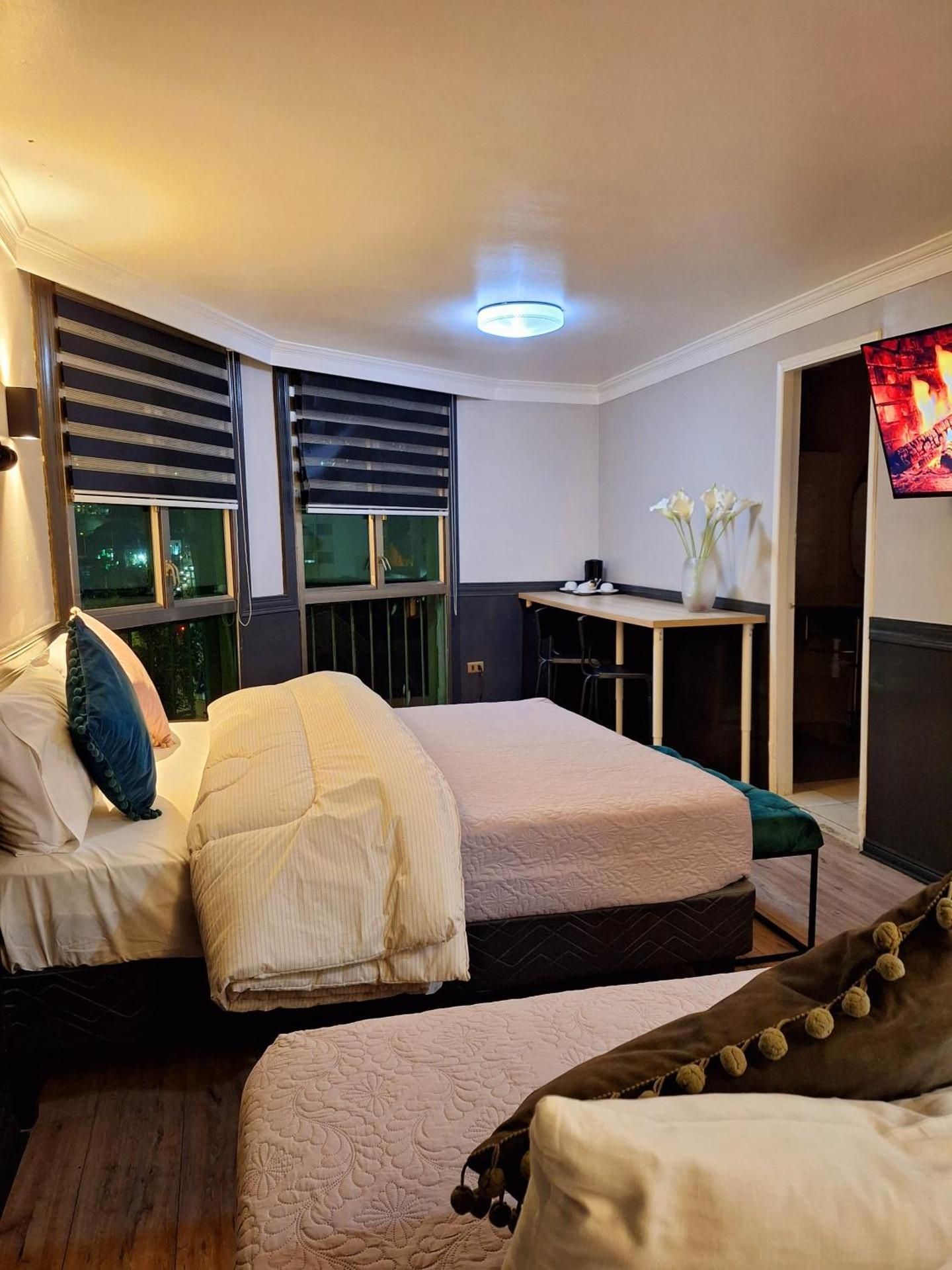 Deluxe Queen Suite