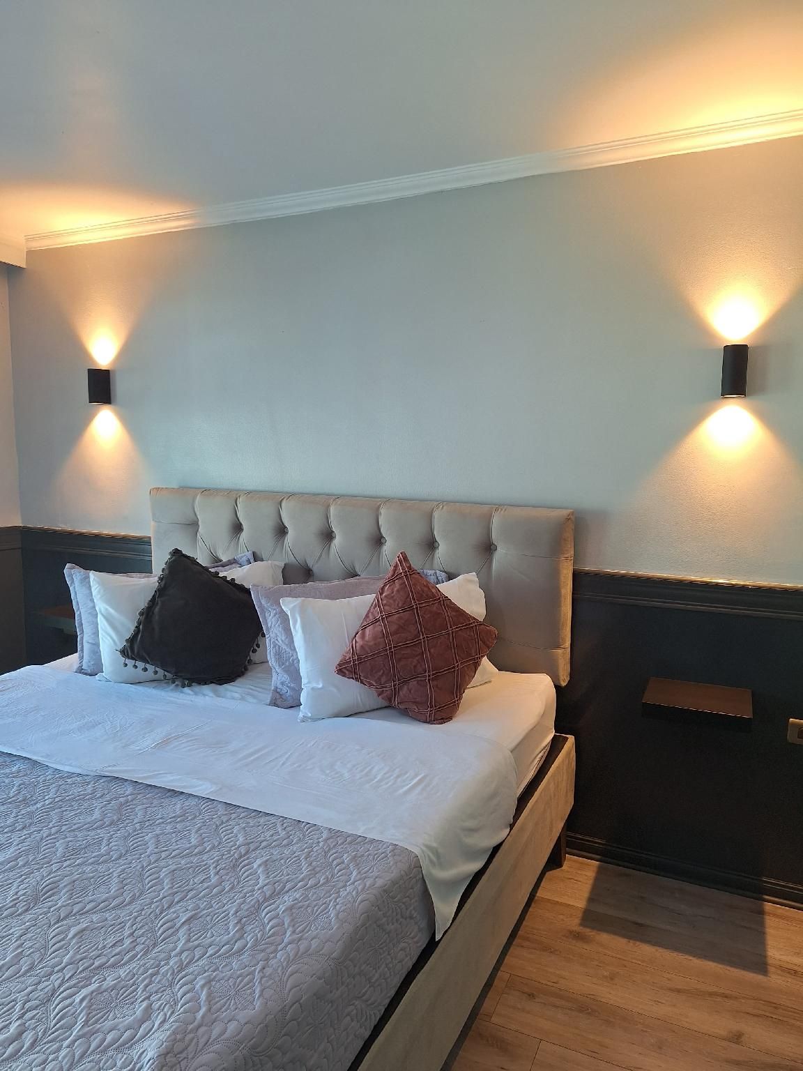 Suite 1 King Bed
