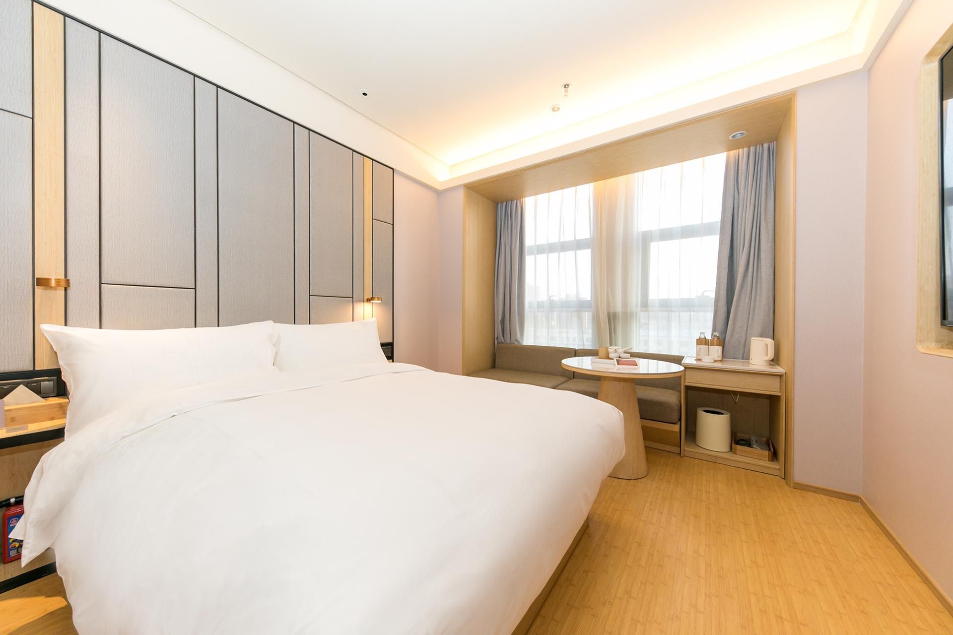 Huazhu - Room With Bed