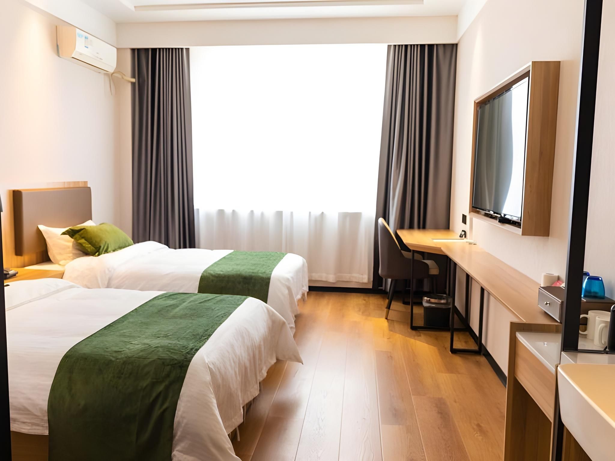Twin Deluxe Room