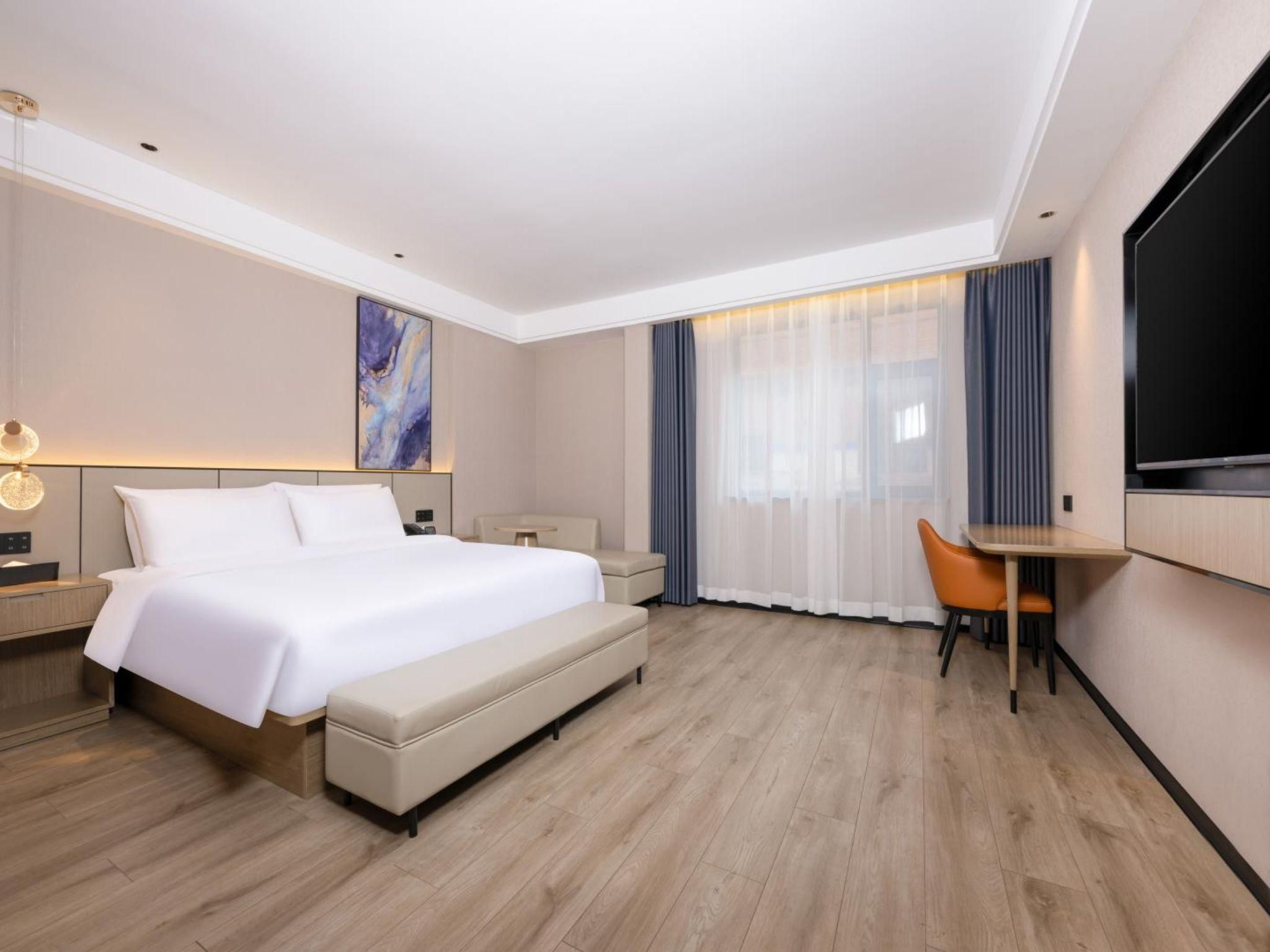 Huazhu - Deluxe Bed Room